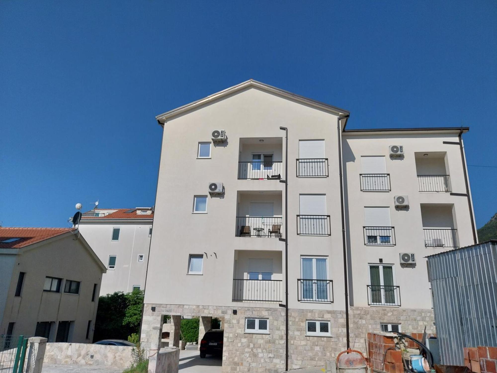 Sun&sea Apartman Thenovici
